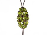 Blumenolive aus Perlen in Olive